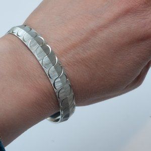 Vintage Monet Silver Tone Metal 0.4" Wide Bangle Bracelet Size Medium